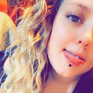 Meet your Posher, Abigail